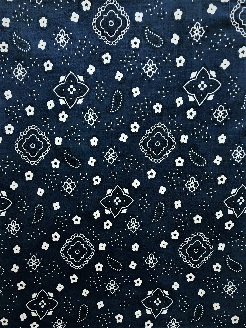 1 Yard Classic Navy Blue Paisley Bandana Print Fabric Poly Cotton 59/60 Inch Wide